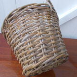 Wicker pot cover with handles
