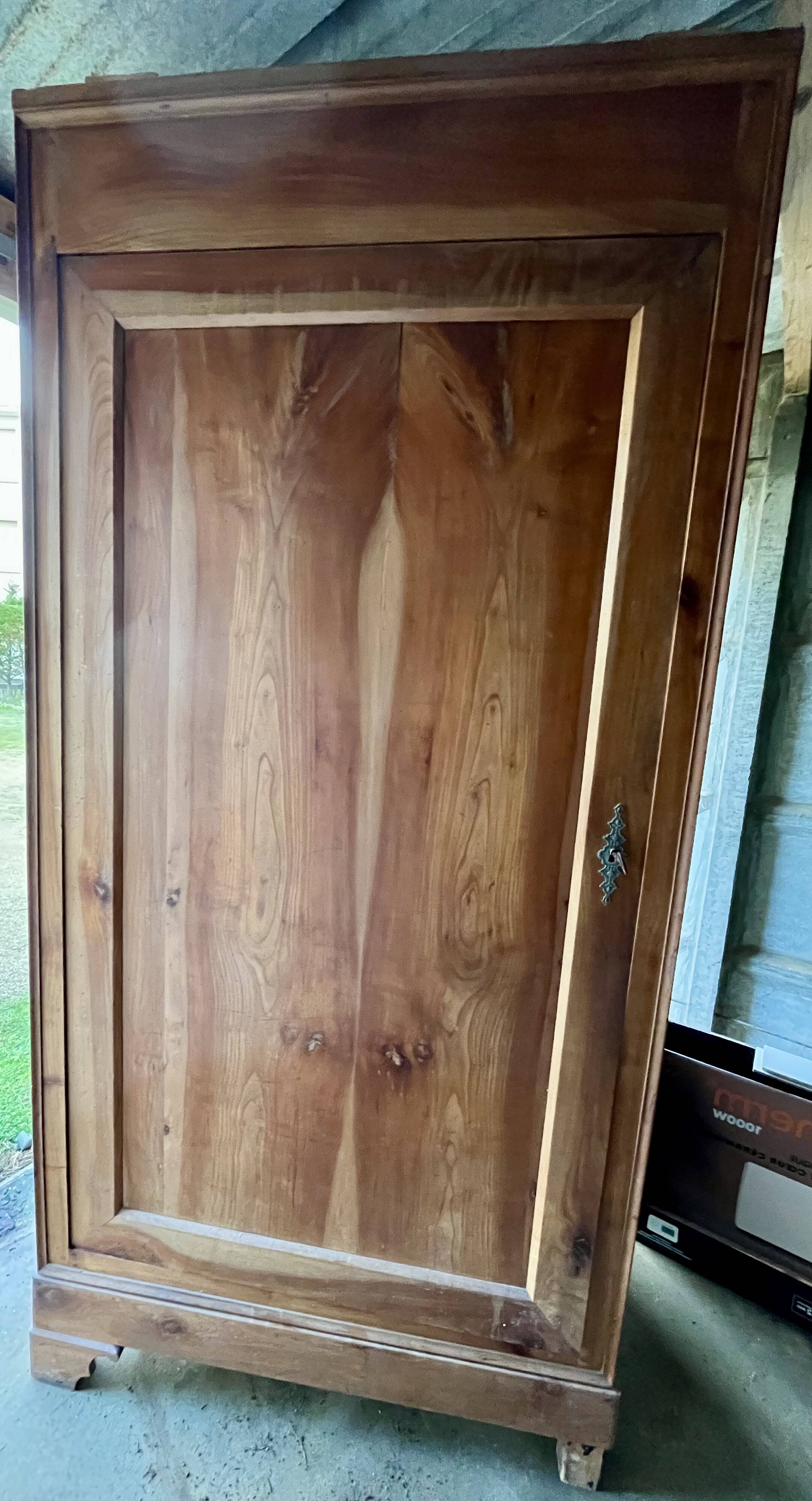 cherry wood bonnetière