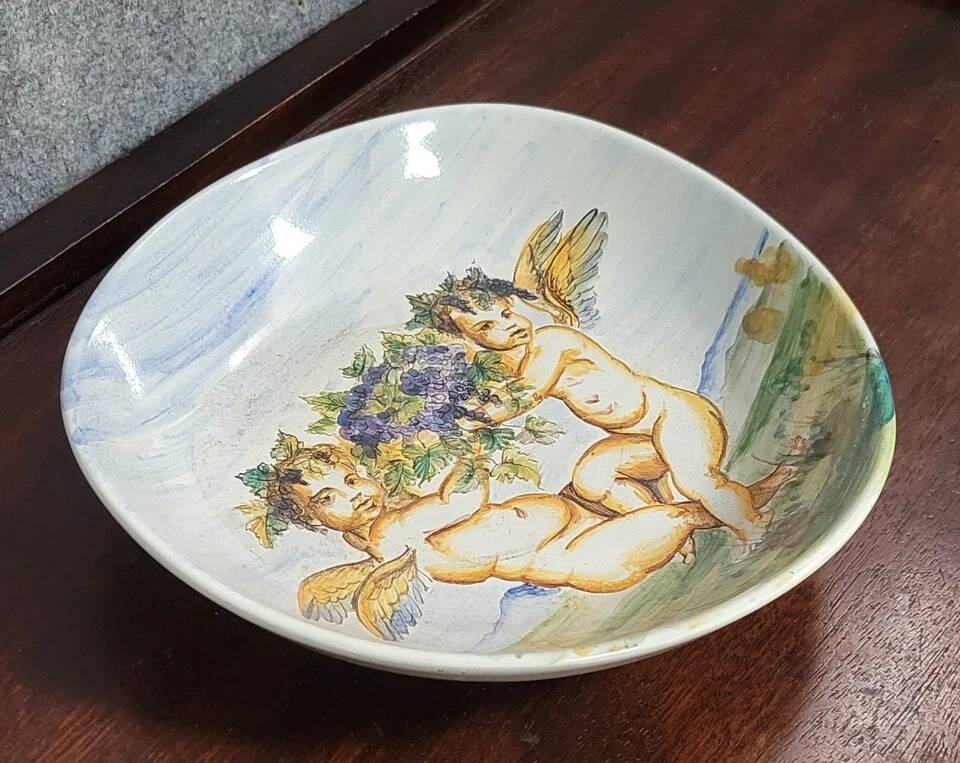 Early 20th century Italian ceramic: empty pocket with cherubs
