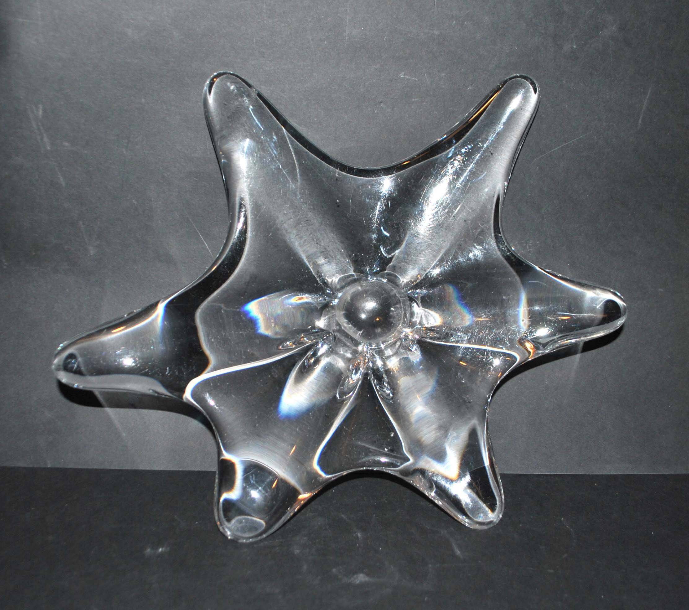 Baccarat splash star pocket bowl in molded crystal design 1950-1960