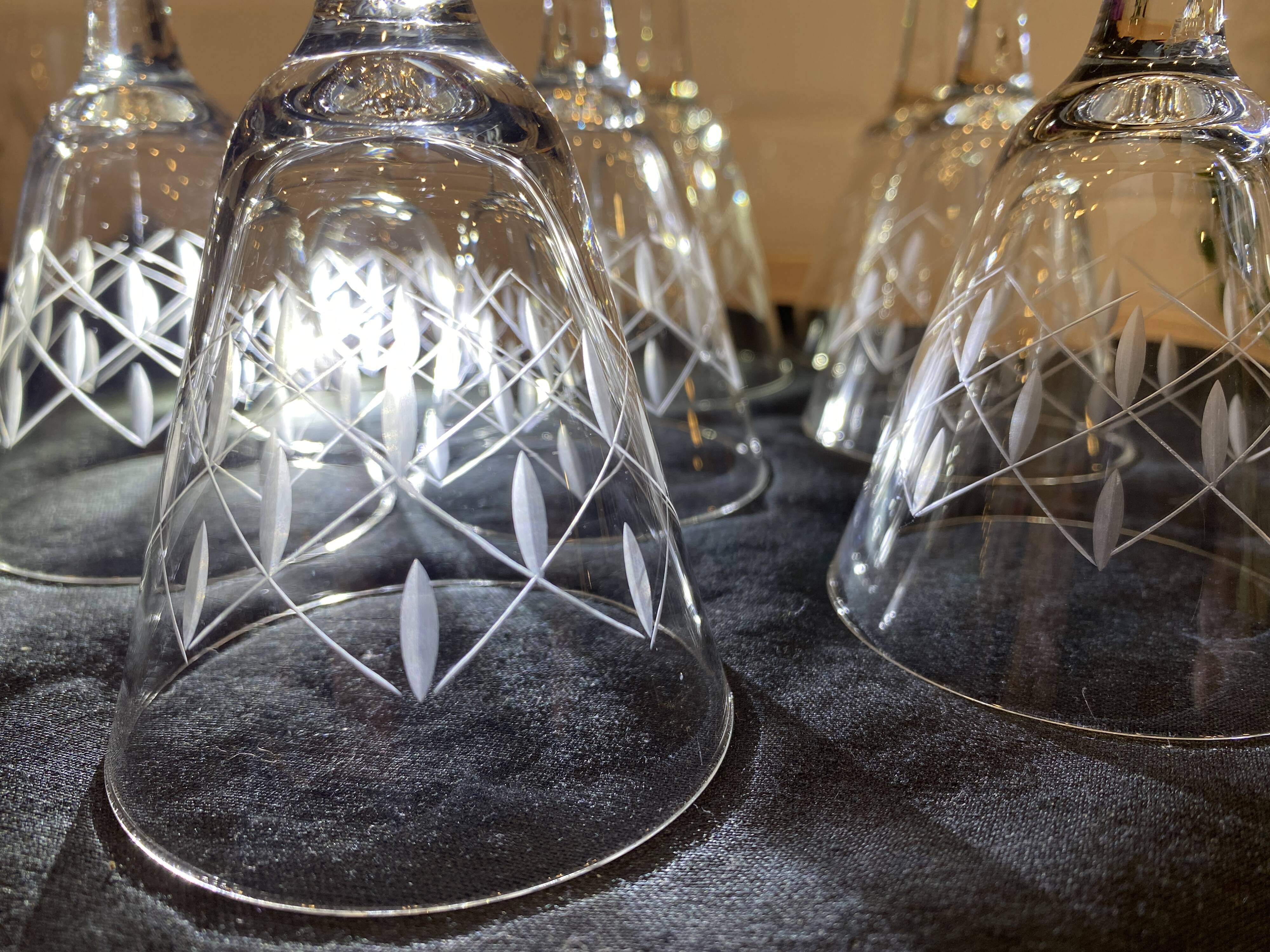 Set of 8 engraved wine glasses