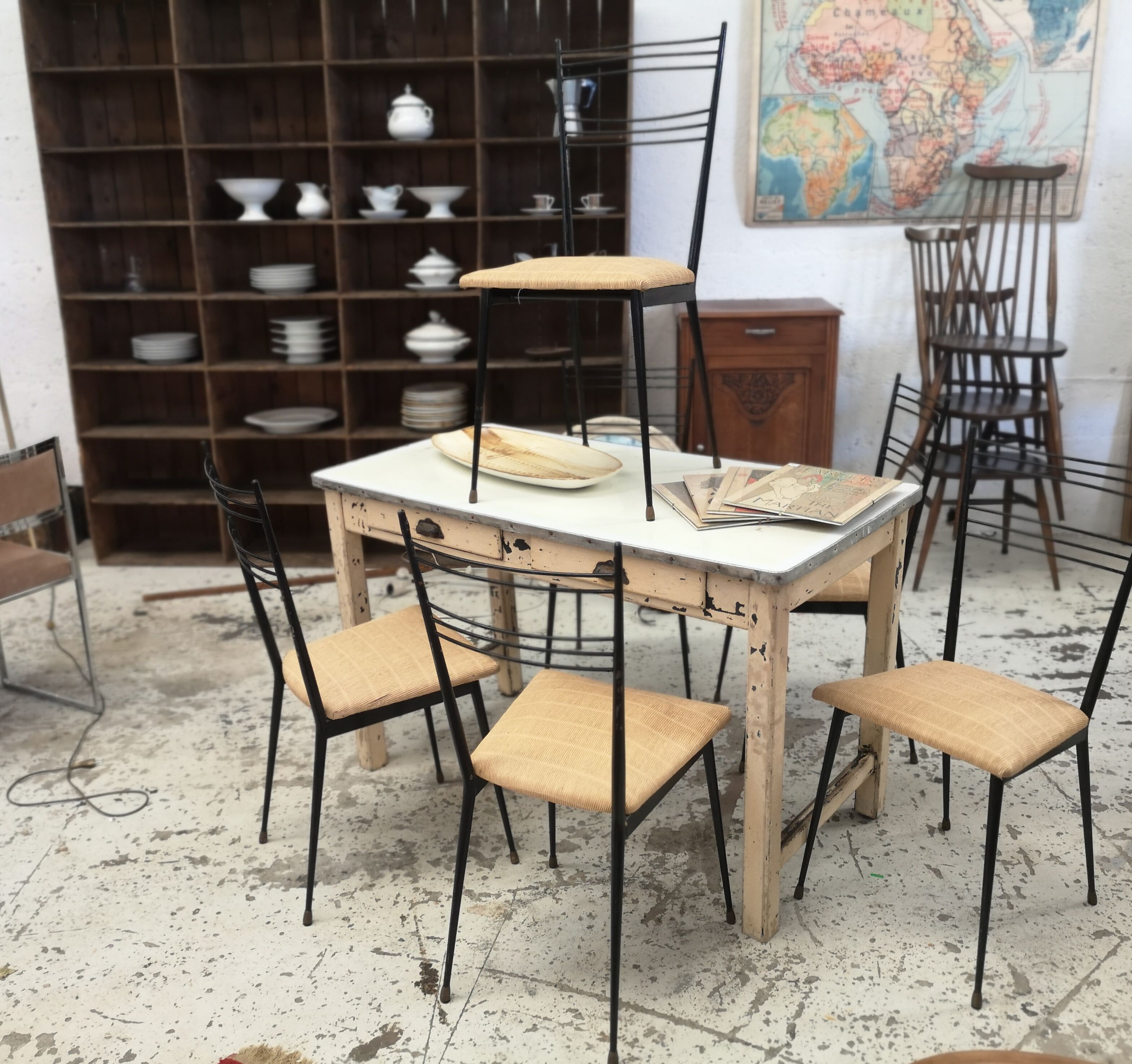 Enamelled tray craft table