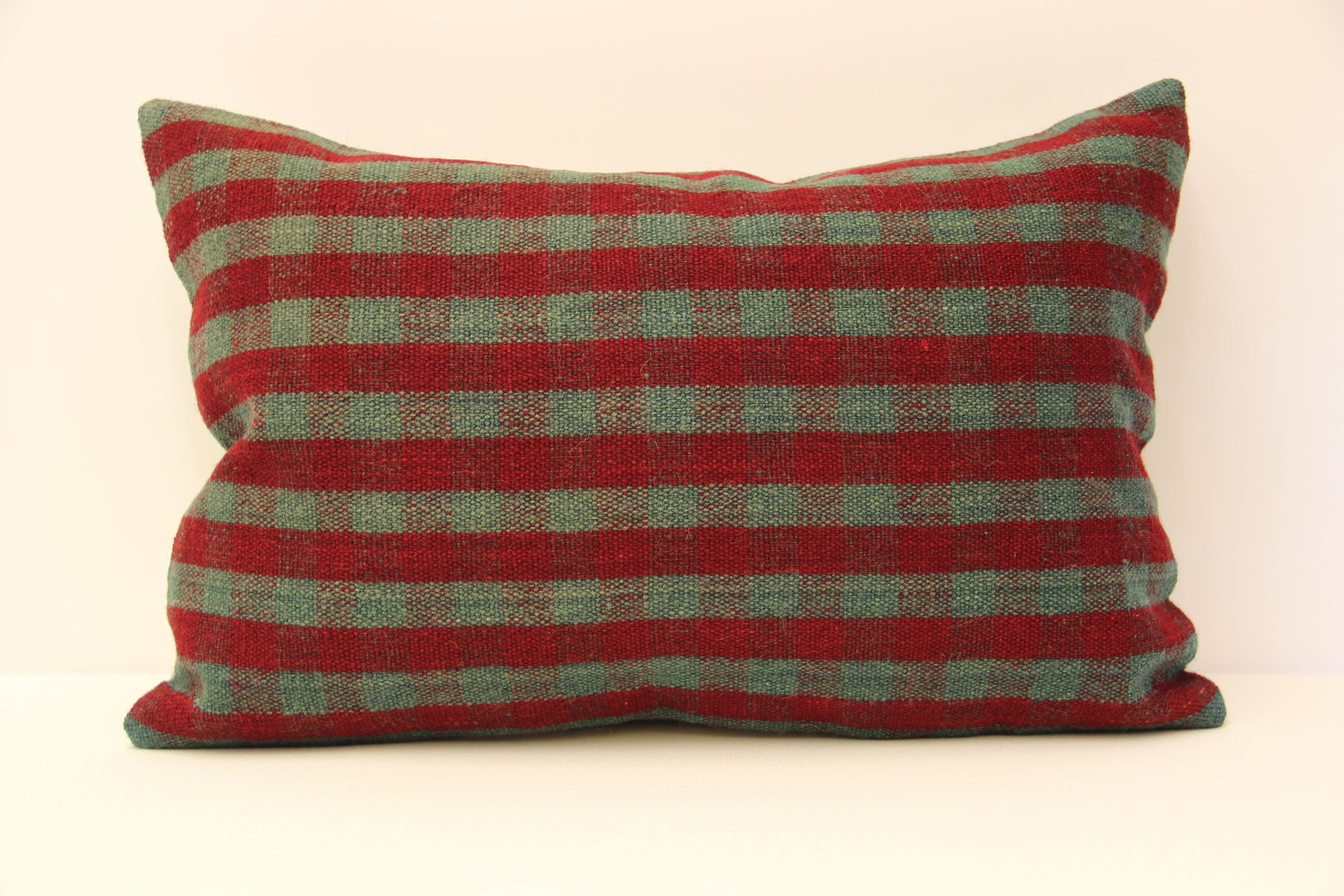 Throw pillow, cushion cover 40x60 cm