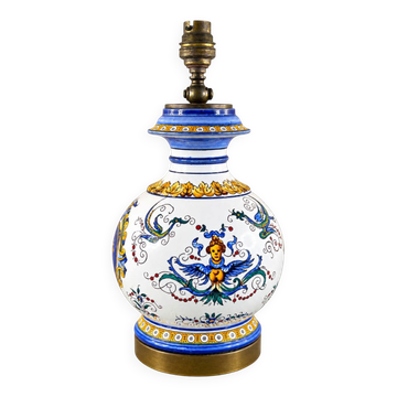 Lampe ancienne en faïence attribuée à Gien – décor Renaissance