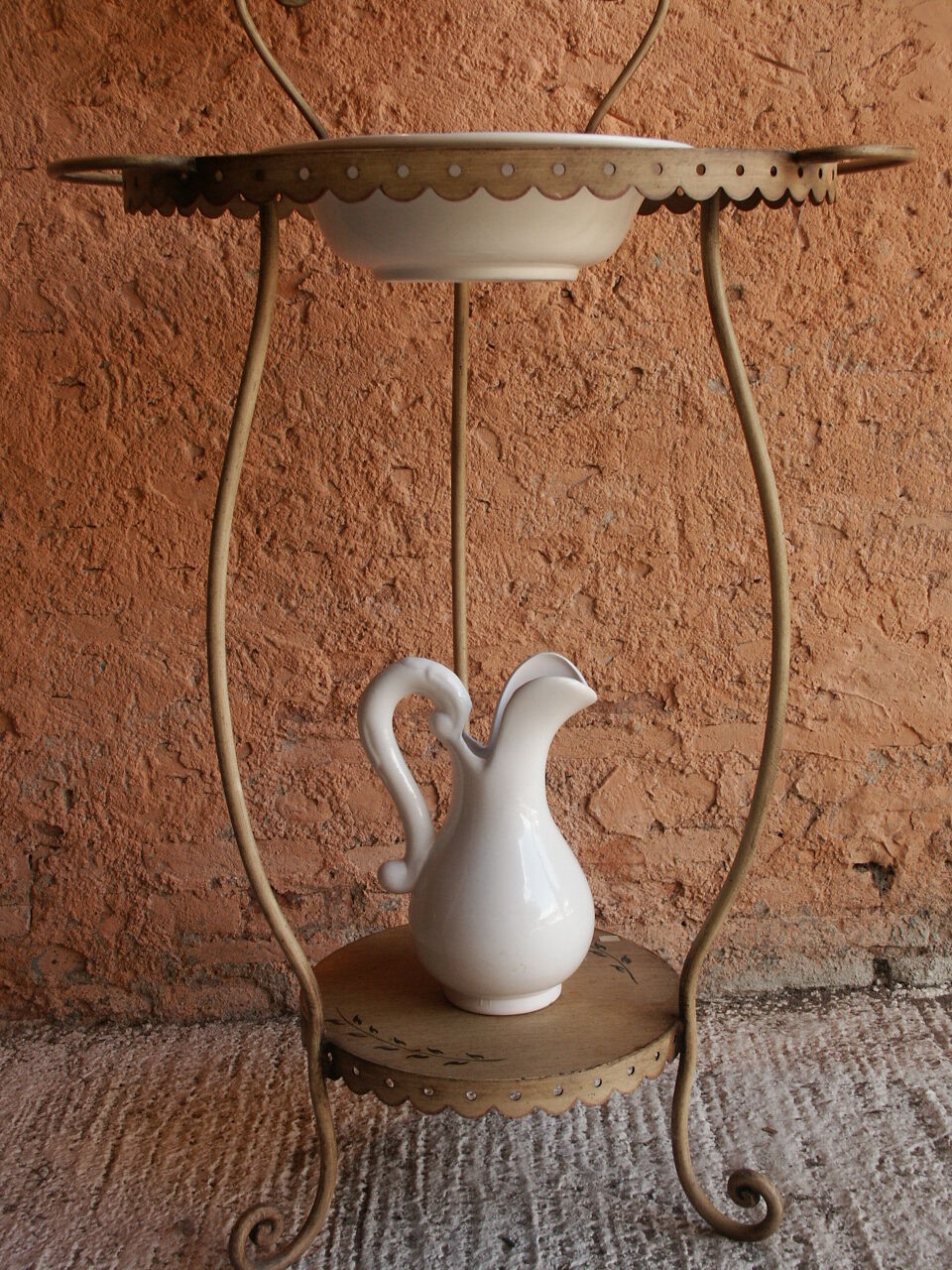 Metal and porcelain hairdresser