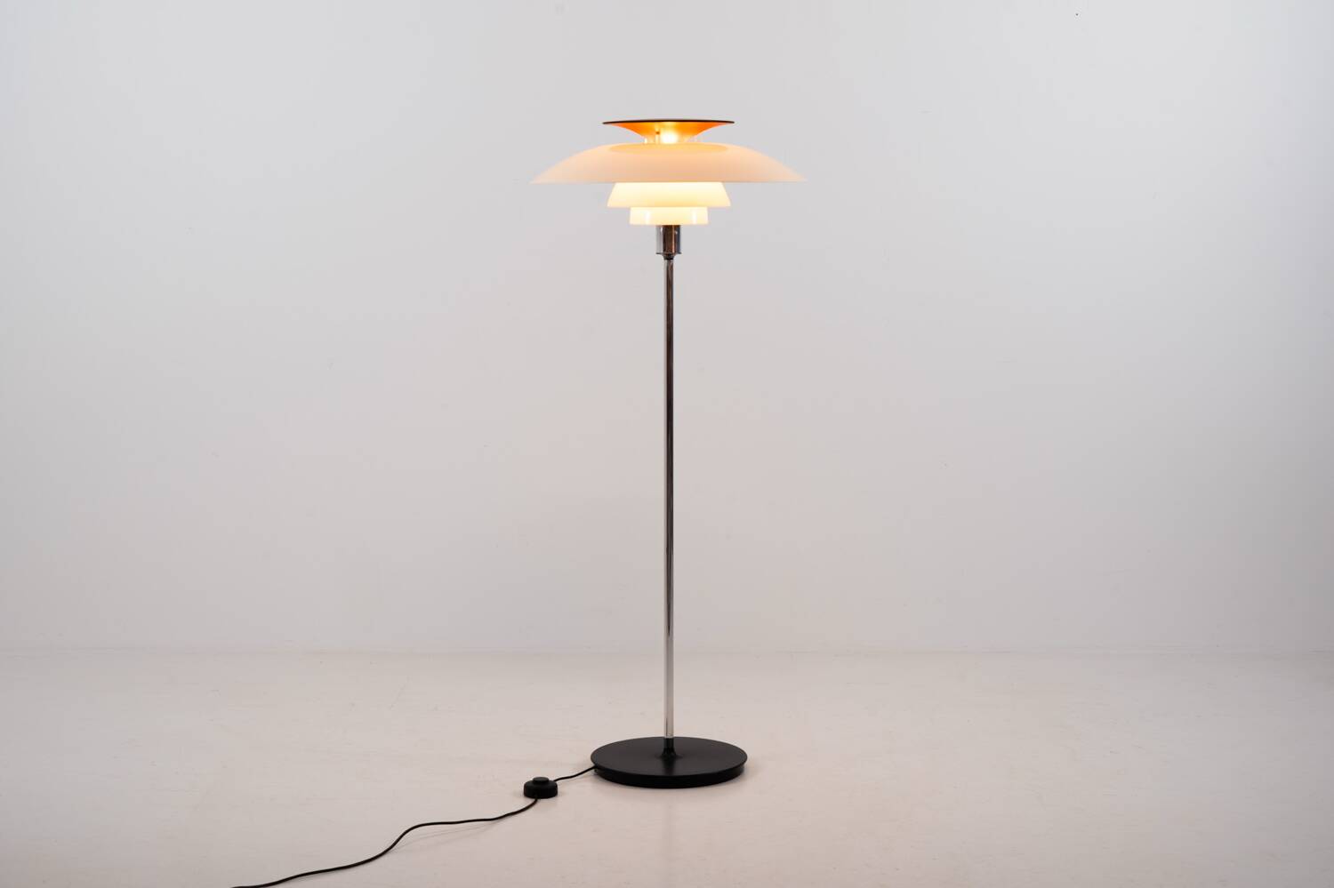 Lampadaire PH80 de Poul Henningsen pour Louis Poulsen (Danemark, années 1980).