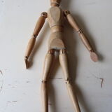 Articulated wooden mannequin