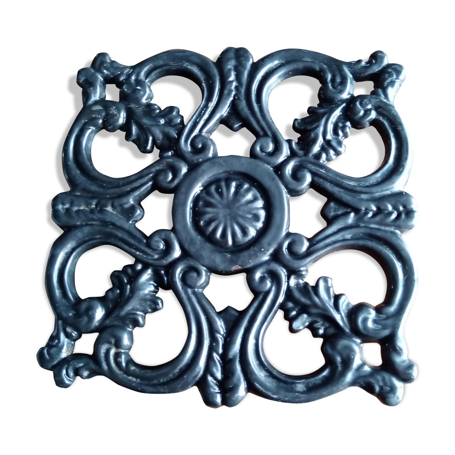 Old dish bottoms in black cast iron