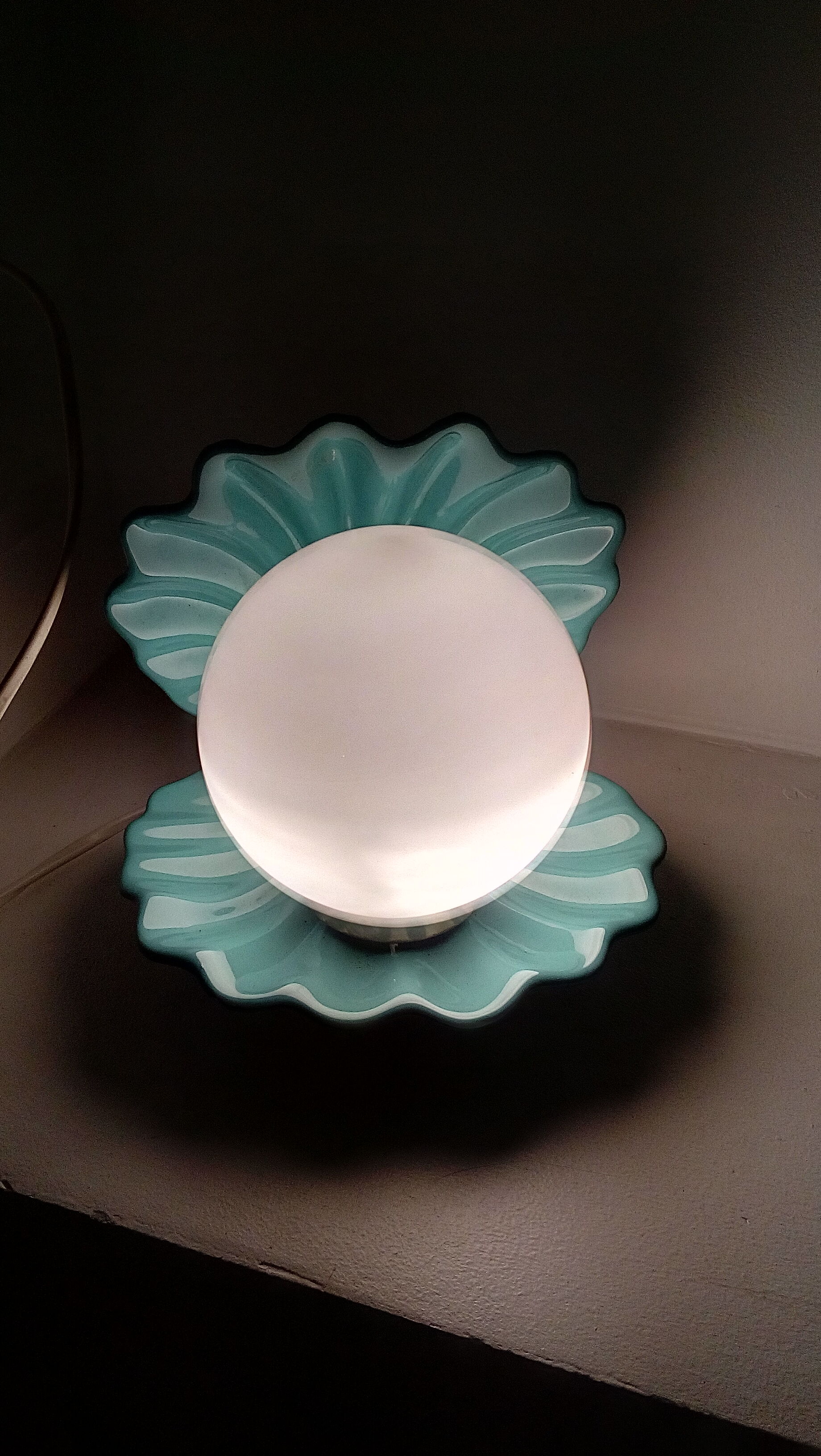 Turquoise blue scallop lamp