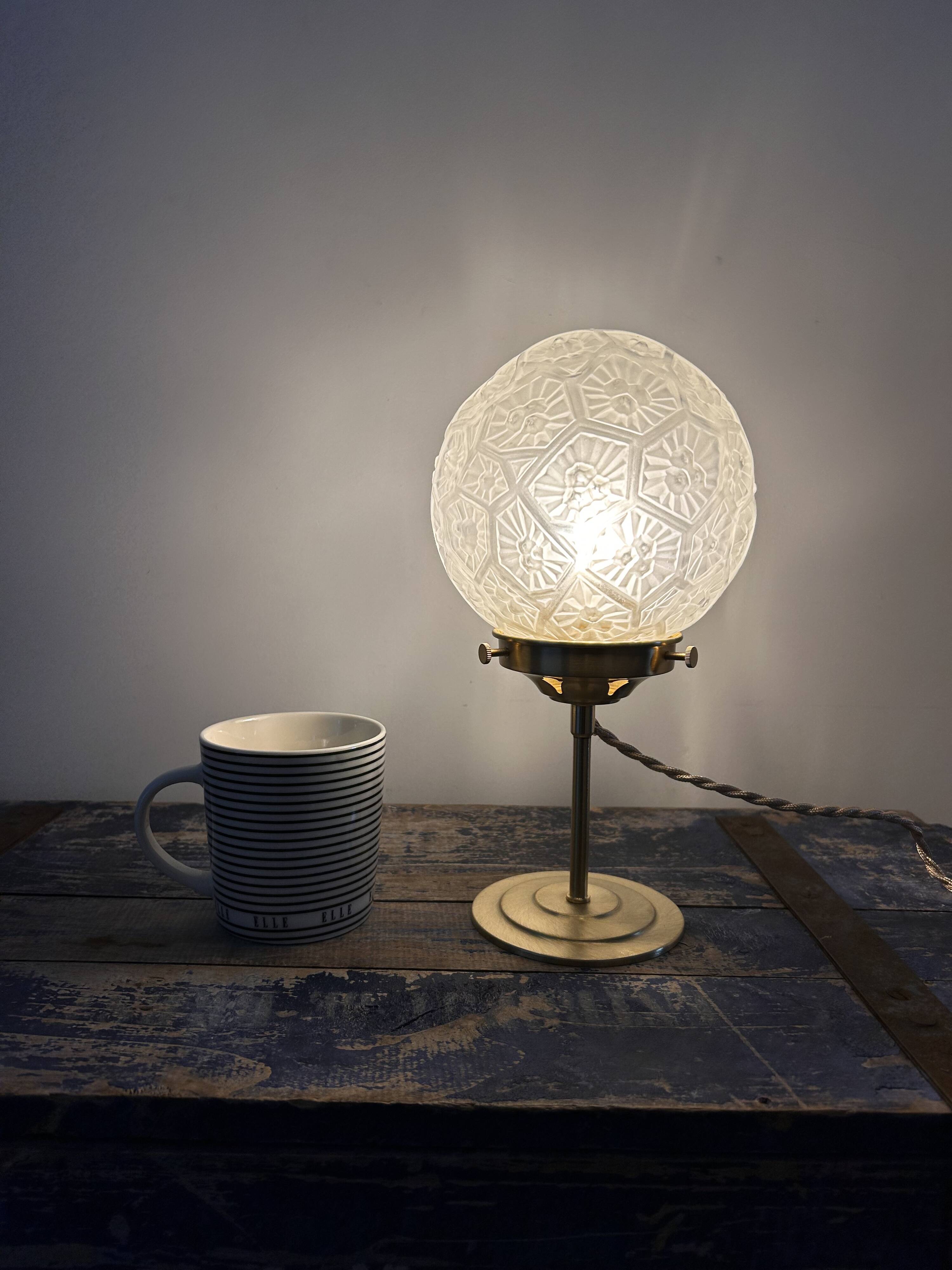 Art Deco globe table lamp