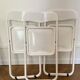chaises pliantes en métal perforée, design vintage annees 1970