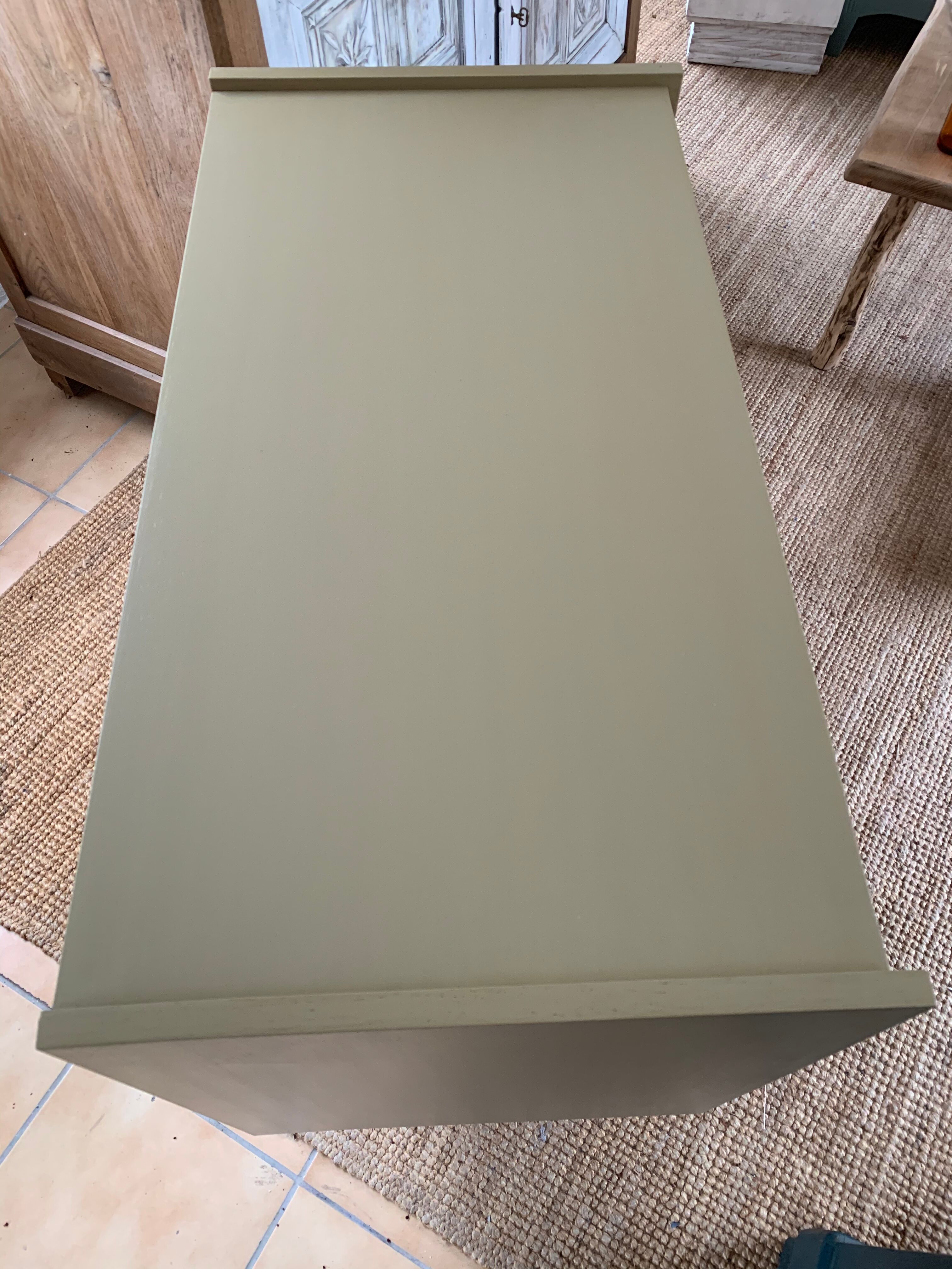 Vintage chest of drawers