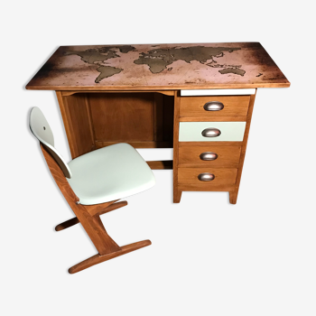 Children's desk and 60' wooden chair restyled