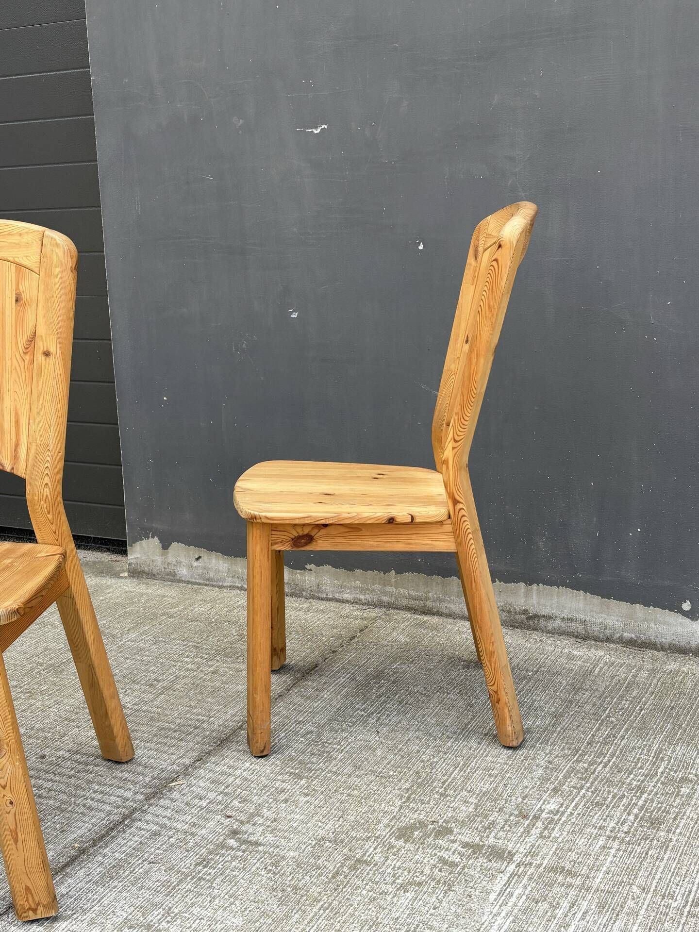 Ensemble de 4 chaises vintage en pin massif