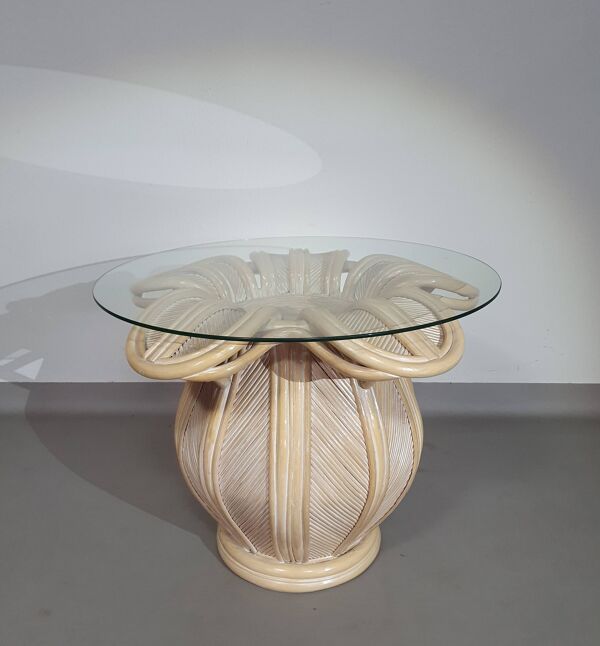 Table d'appoint en roseau fendu / roseau crayon / rotin / bambou en forme de cloche.