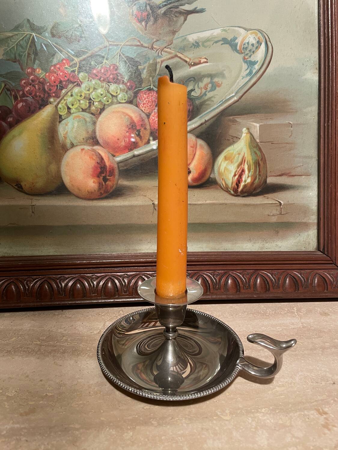 Silver metal thumb candle holder