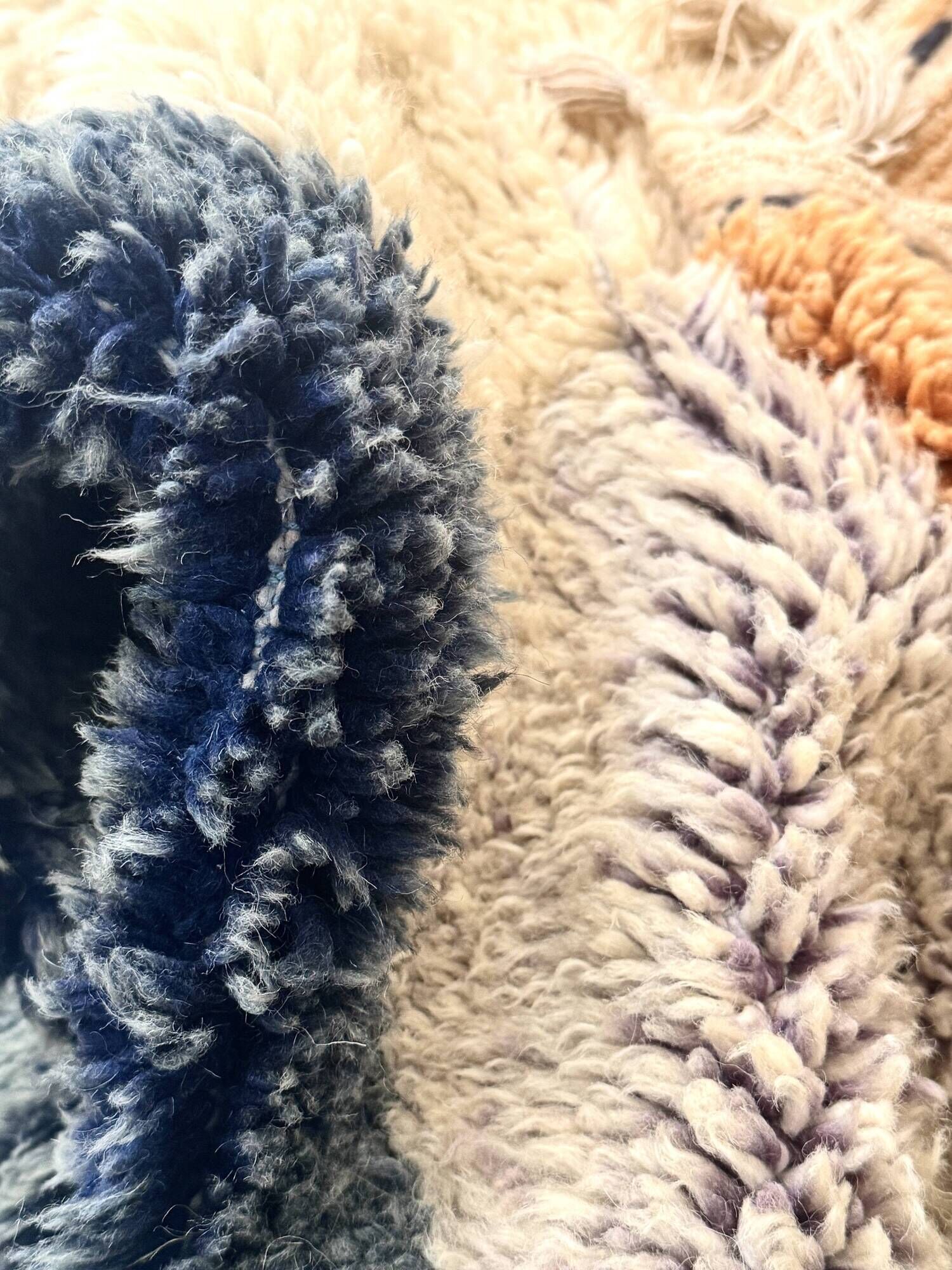 Thick vintage Berber rug, 100% handwoven sheep wool.