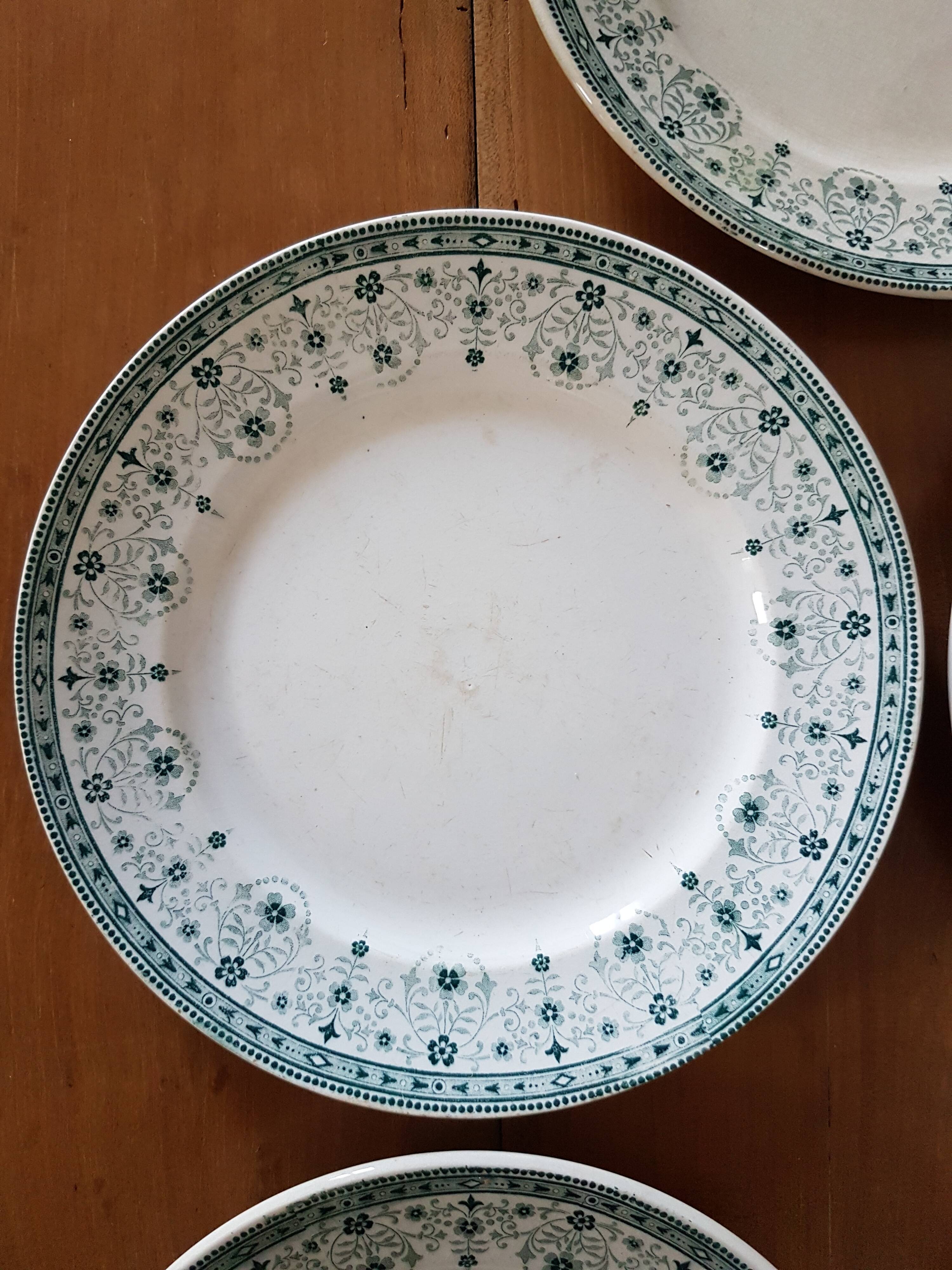 Flat plates wolf mill and hamage