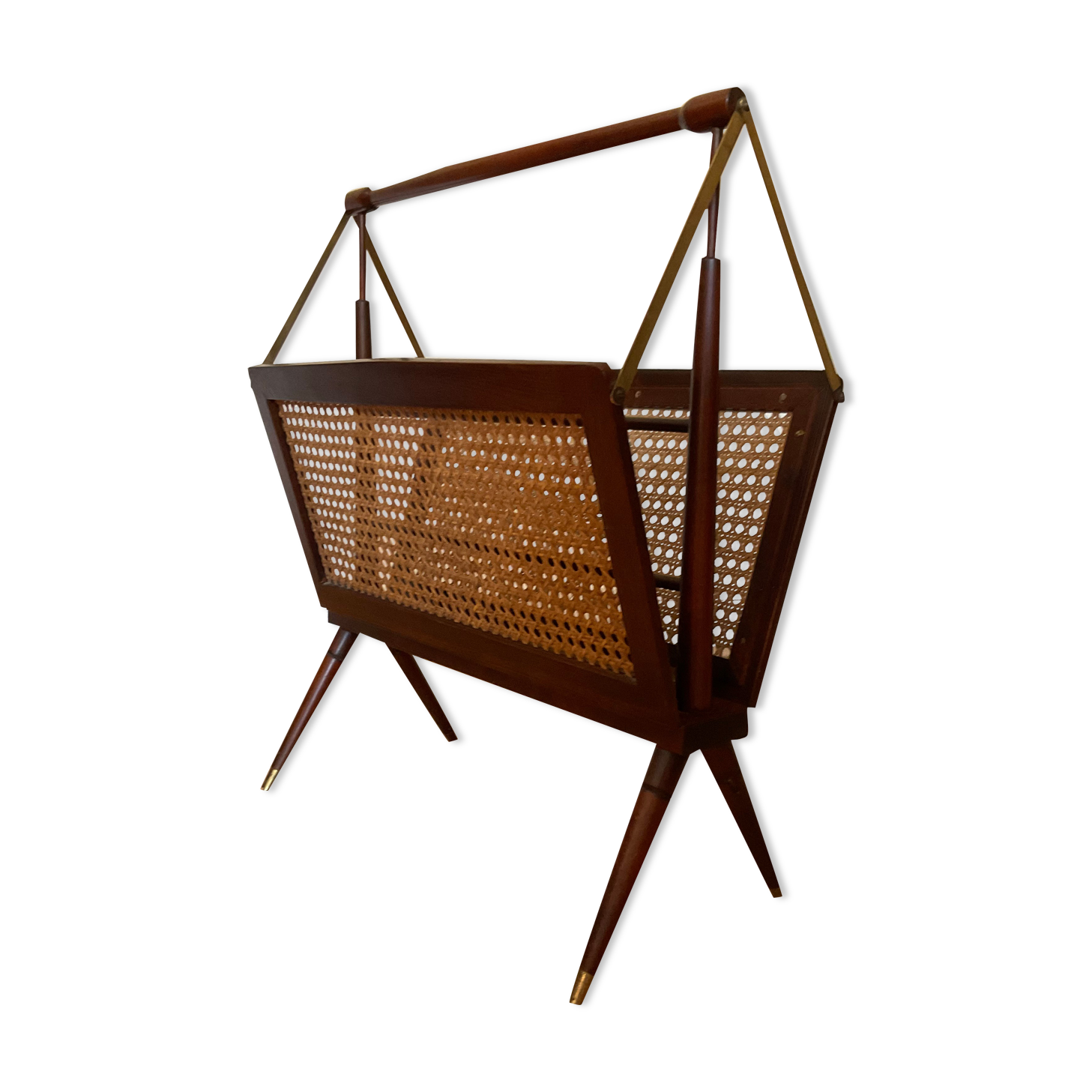 Foldable magazine holder in mahogany cannage and brass