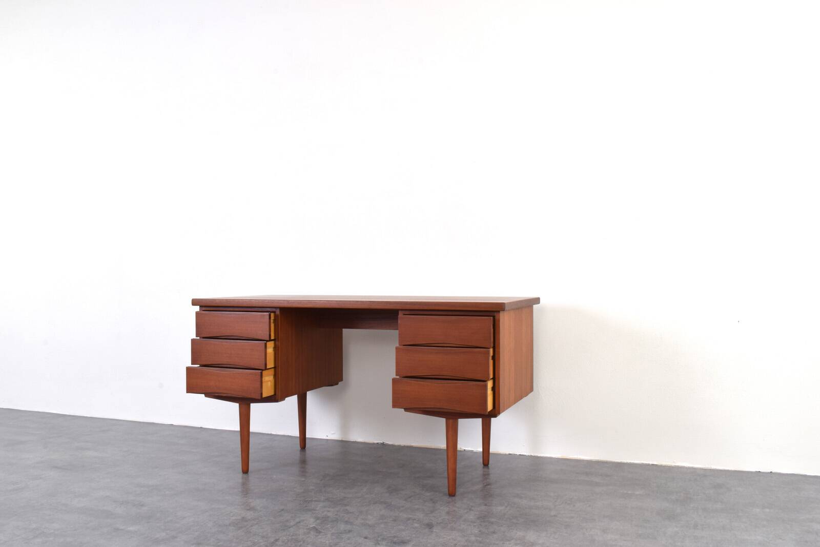 Mid-Century Teak Desk by Fredrik Kayser for Skeie Møbler, 1960s.