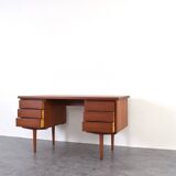 Mid-Century Teak Desk by Fredrik Kayser for Skeie Møbler, 1960s.