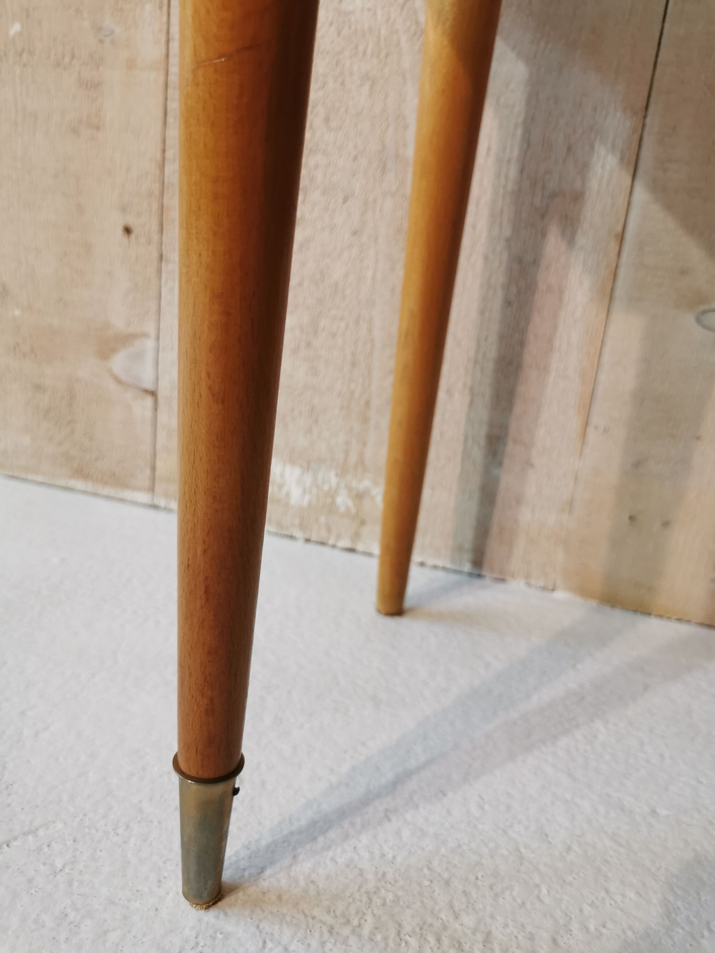 Bedside feet compass