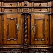 Buffet d’appui Alsacien en bois massif teinté, datant du XVIIe