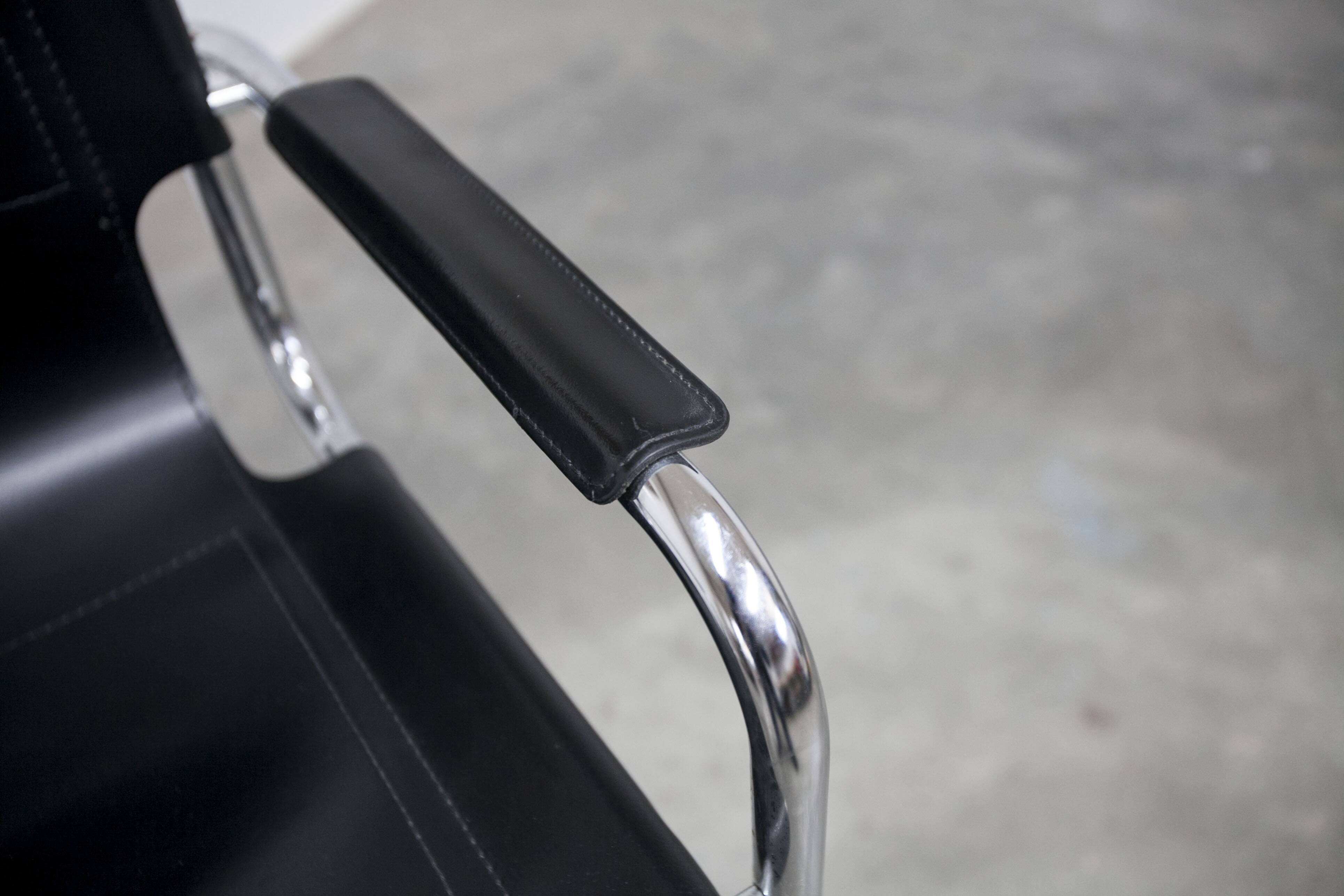 Bauhaus 1970s cantilever armchair in black leather