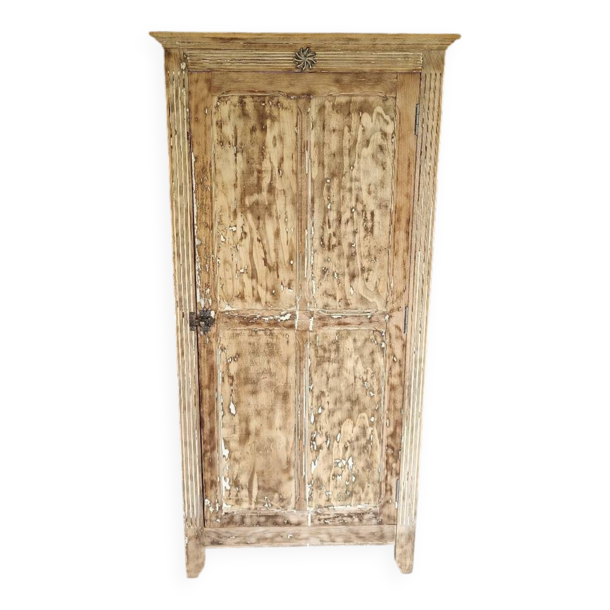 Parisian bonnetière wardrobe