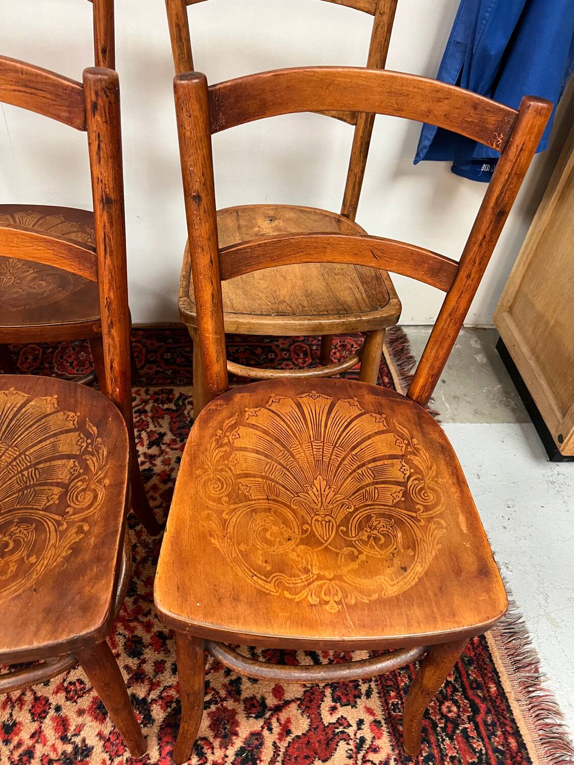 6 anciennes chaises bistrot