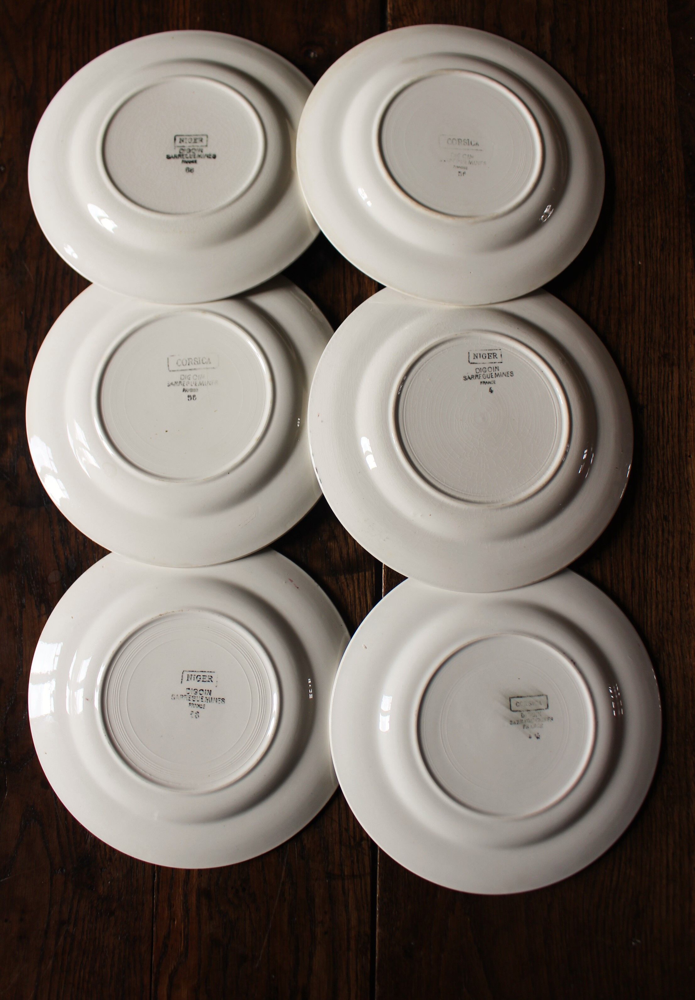 Lot 6 small mismatched plates Niger Corsica red Digoin Sarreguemines