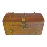 Chest-shaped box