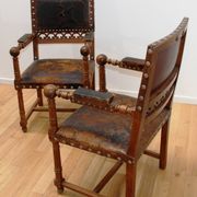 Paire de fauteuils style Henri II