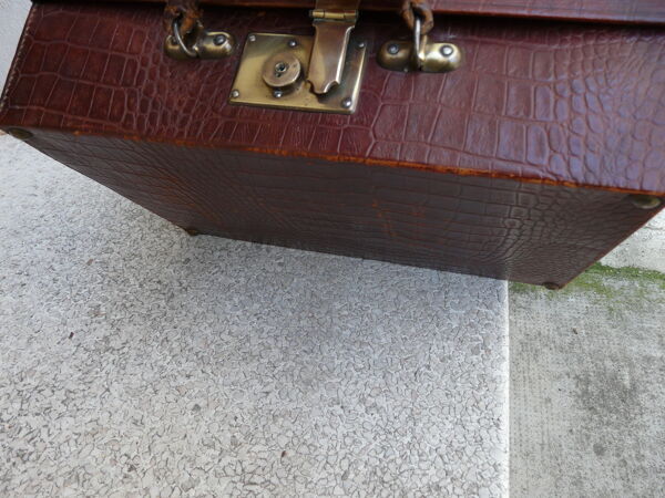 Valise cuir et laiton XIX ème monogrammée MCS