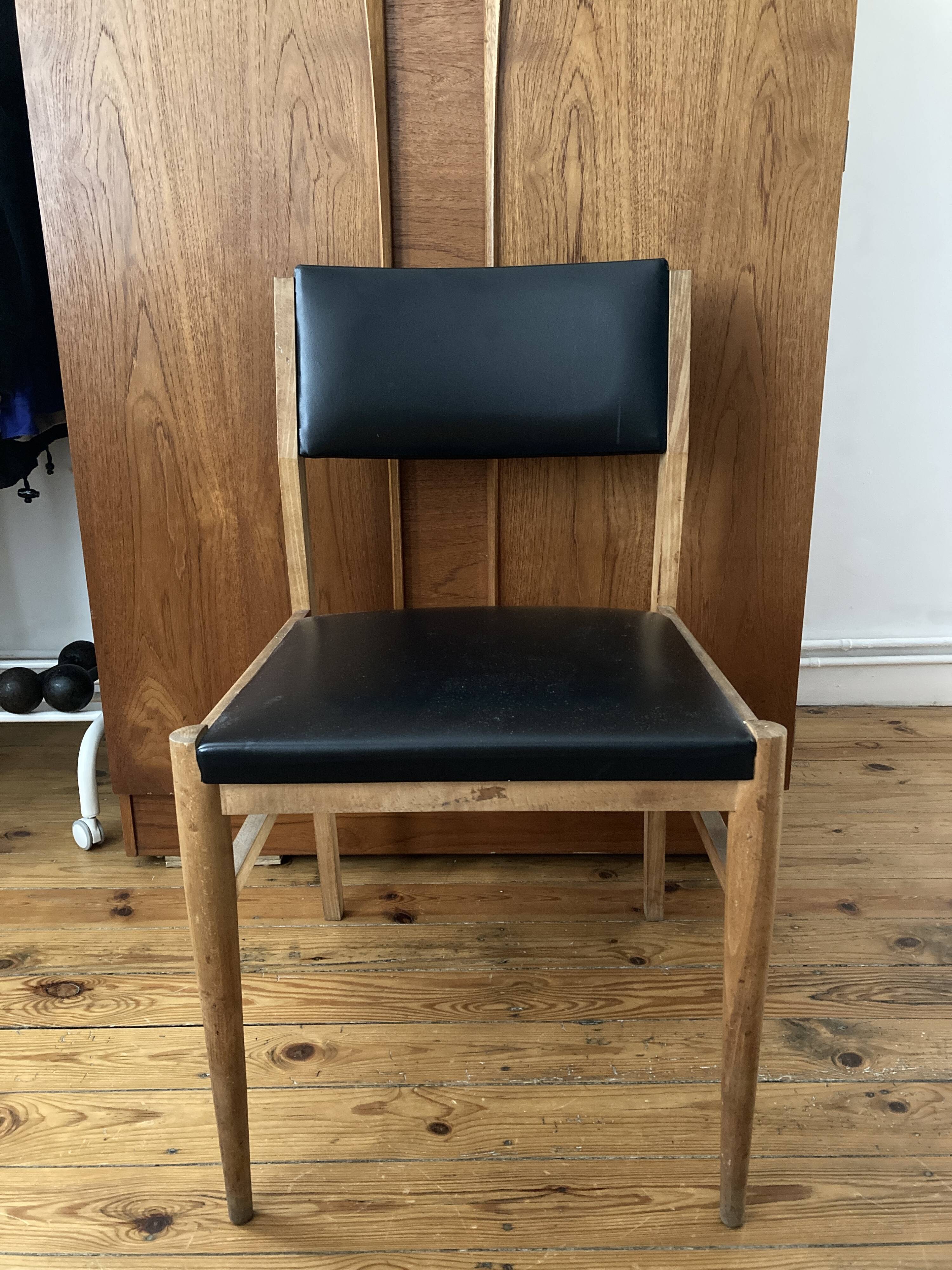 Scandinavian black in skai chair