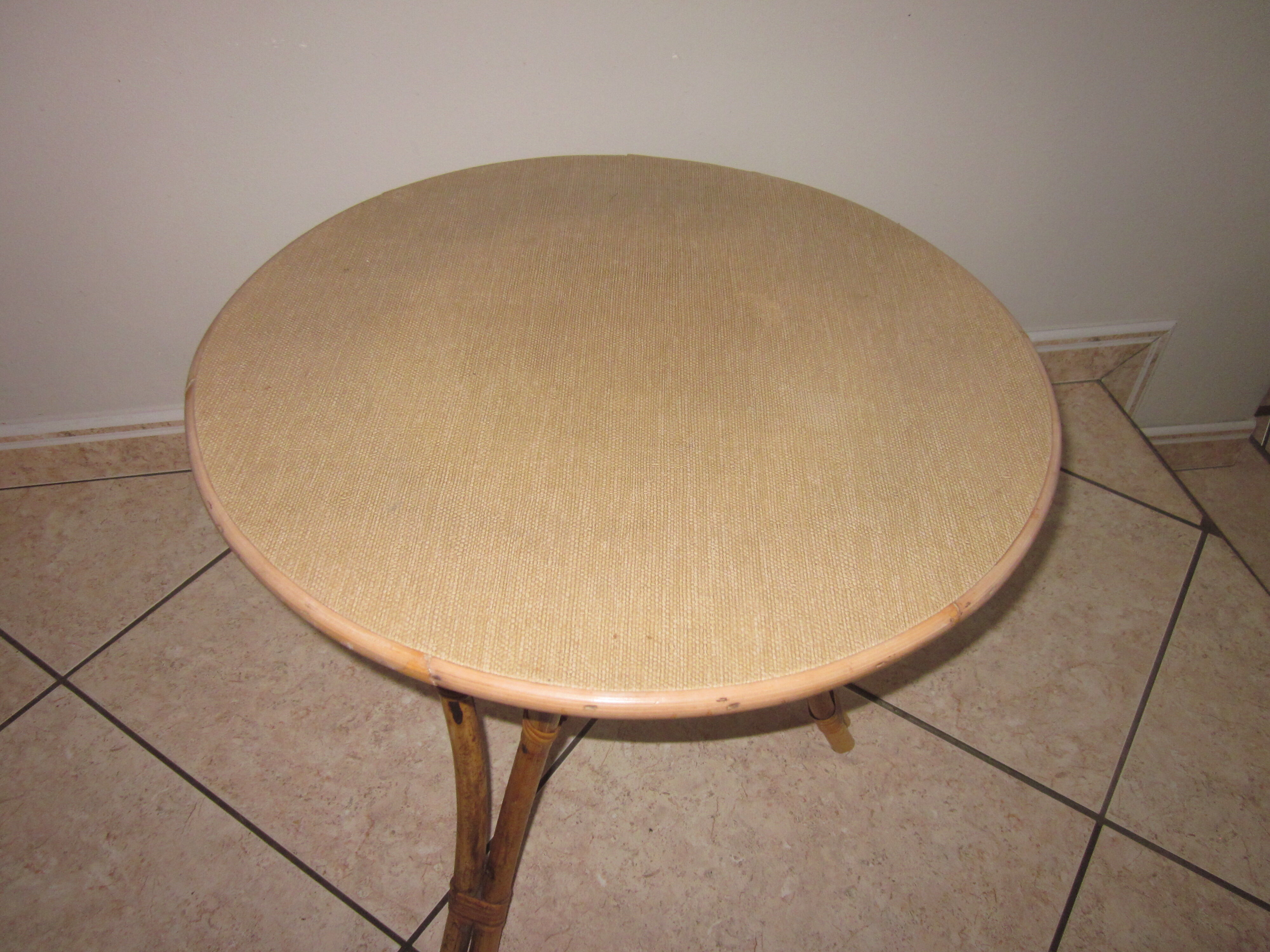 Table basse en rotin