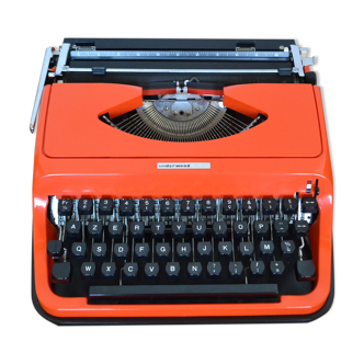 Machine à écrire orange Underwood 130, années 1970