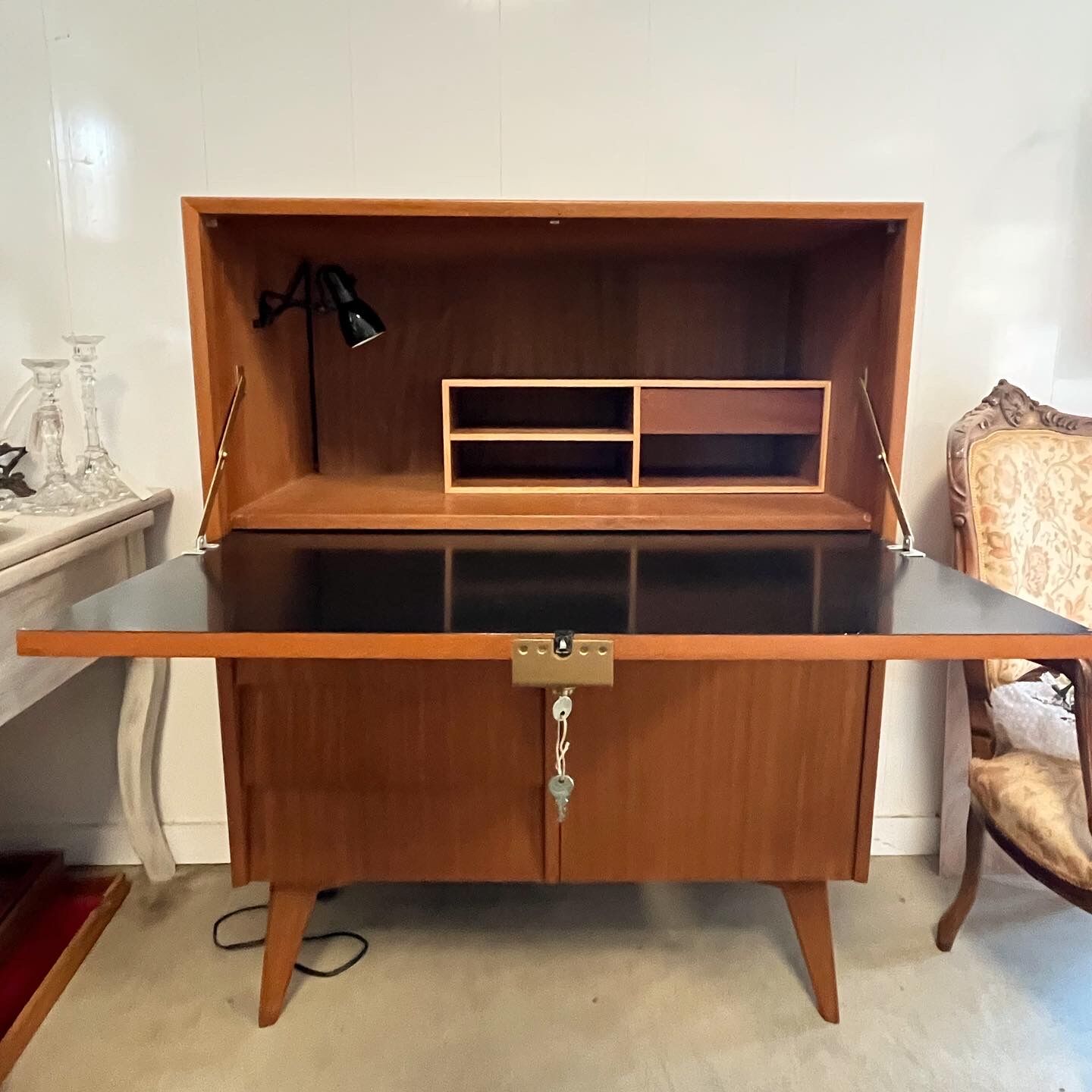 Secretary office years 50 feet compass