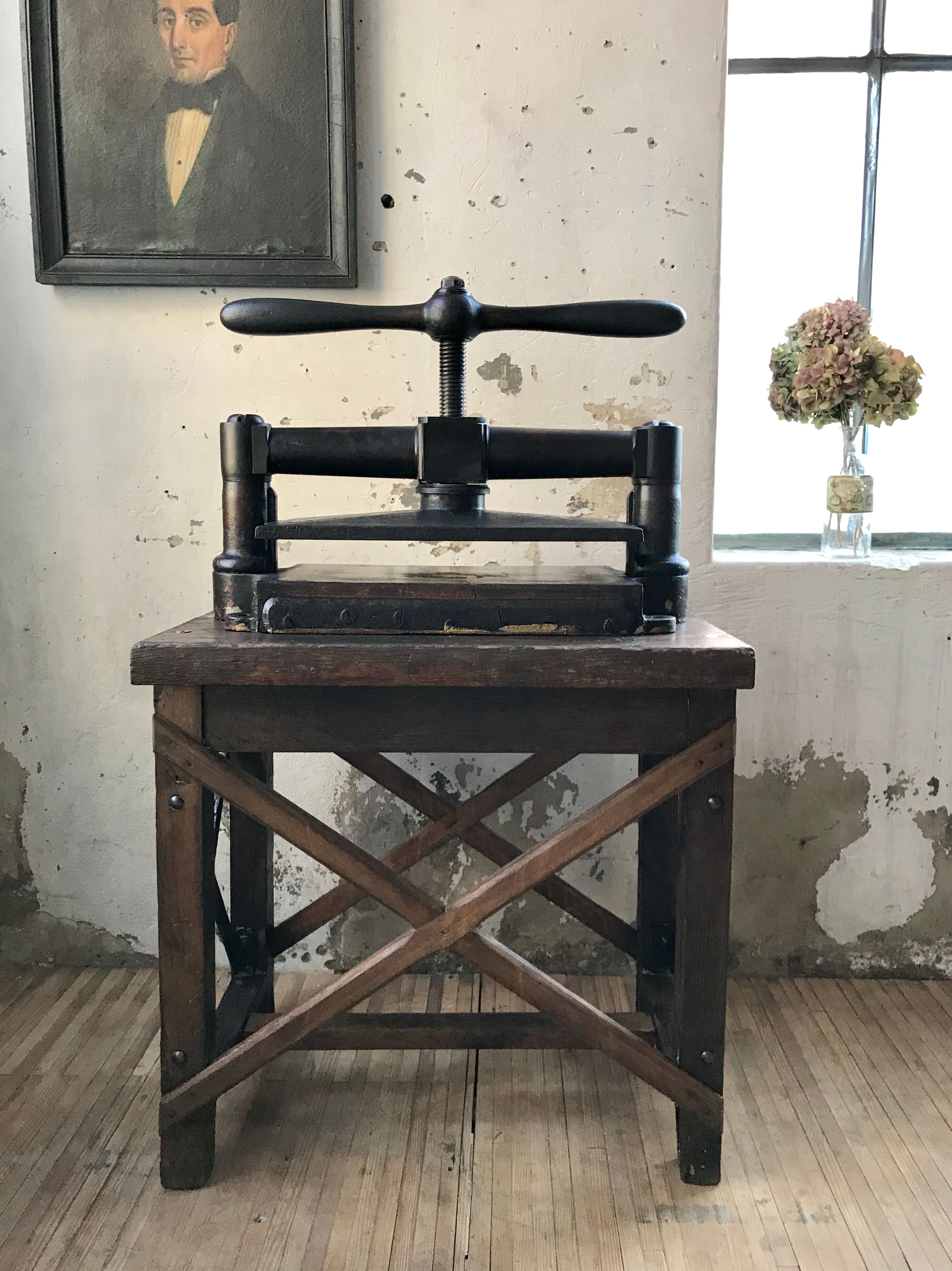 1930s binding press