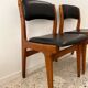 Chaise vintage scandinave en bois et simili cuir noir