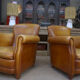 Paire de fauteuils club vintage en cuir