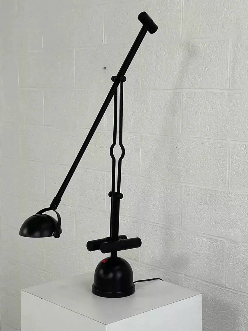 Articulated and cantilever lamp from the 1980s.