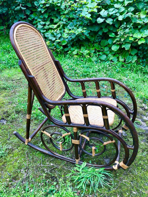 Rocking-chair rotin et cannage