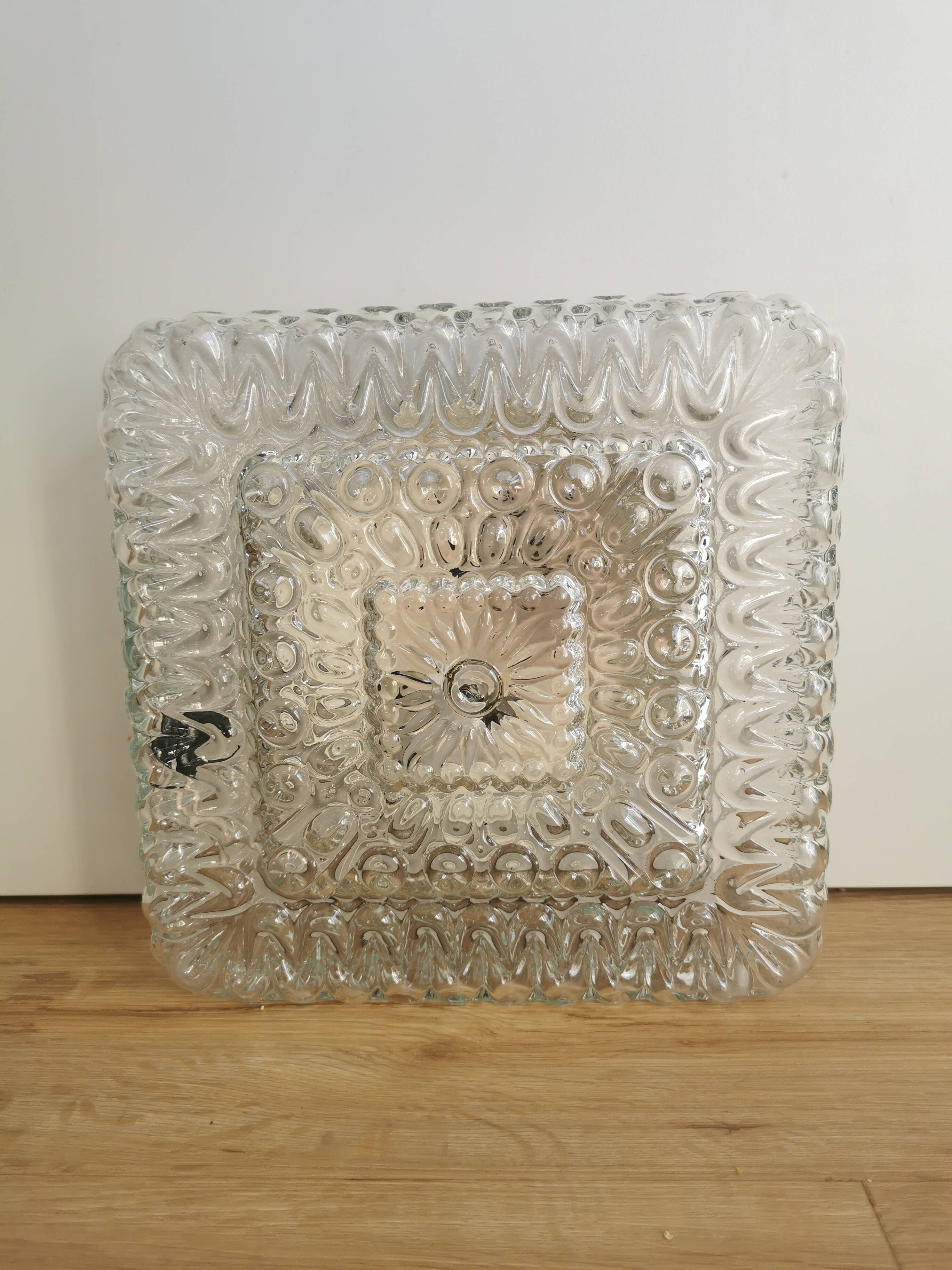 Plafonnier vintage en verre gaufré : éclairage rétro des années 1970