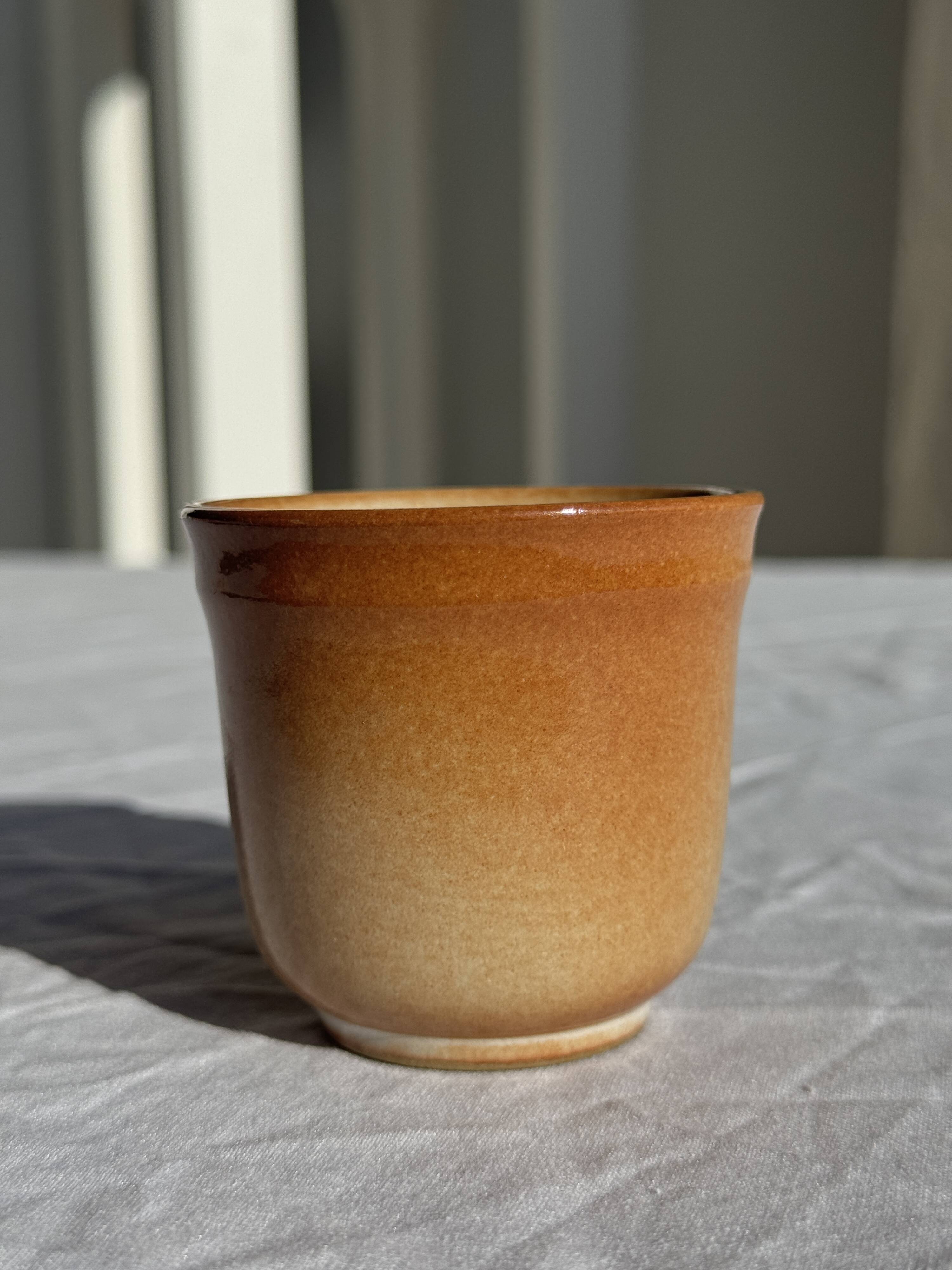 Lot de 11 tasses à café en grès à anse