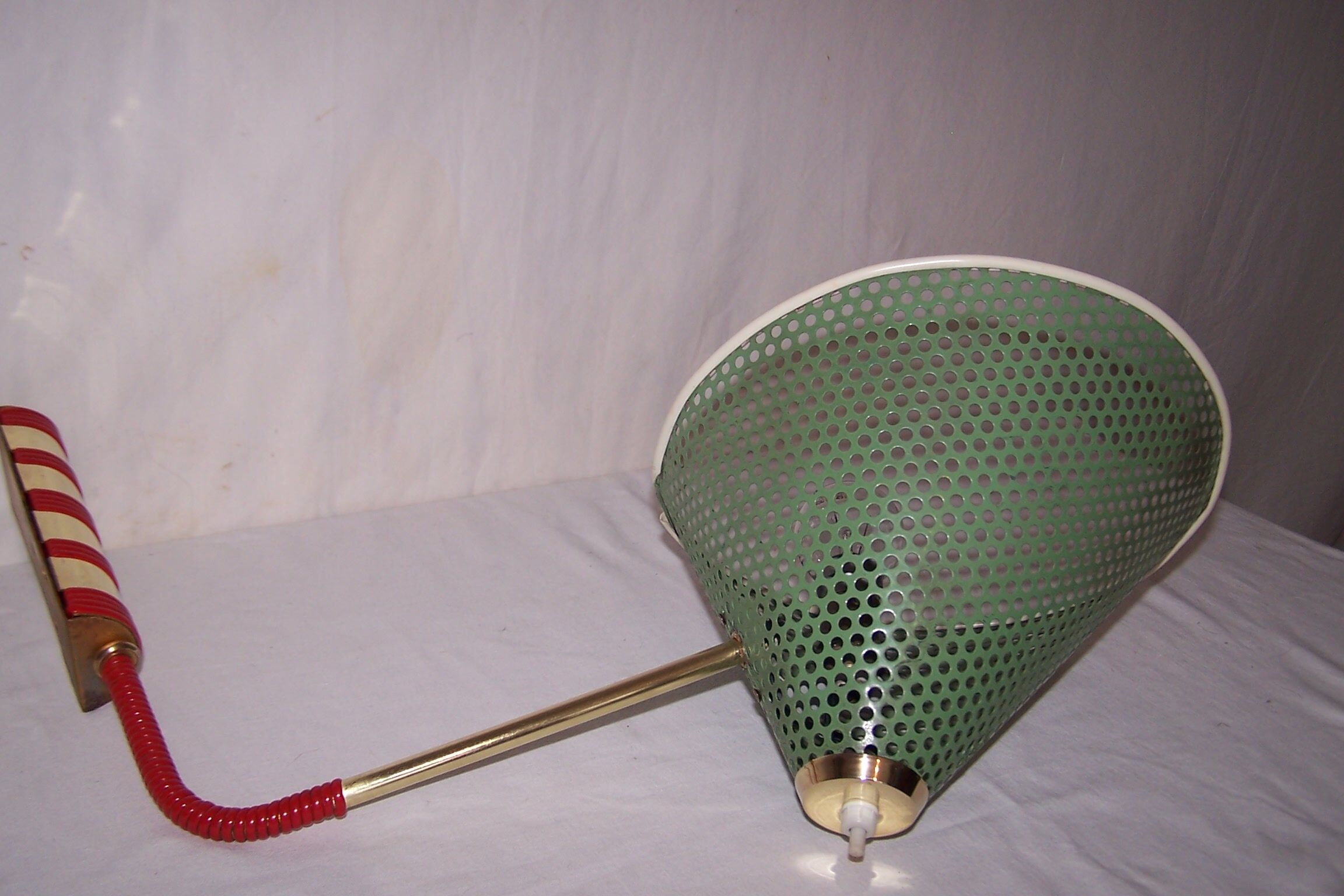 Applyging - perforated sheet metal - 50s