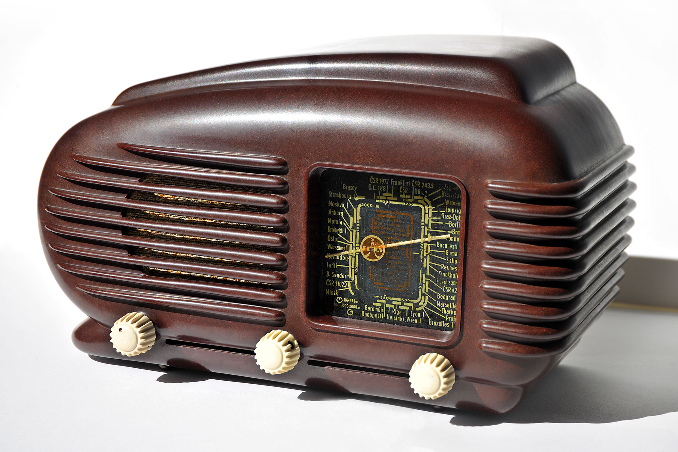 Radio Tesla 308U "Talisman" en bakélite à lampes années 50 poste TSF vintage style design usa