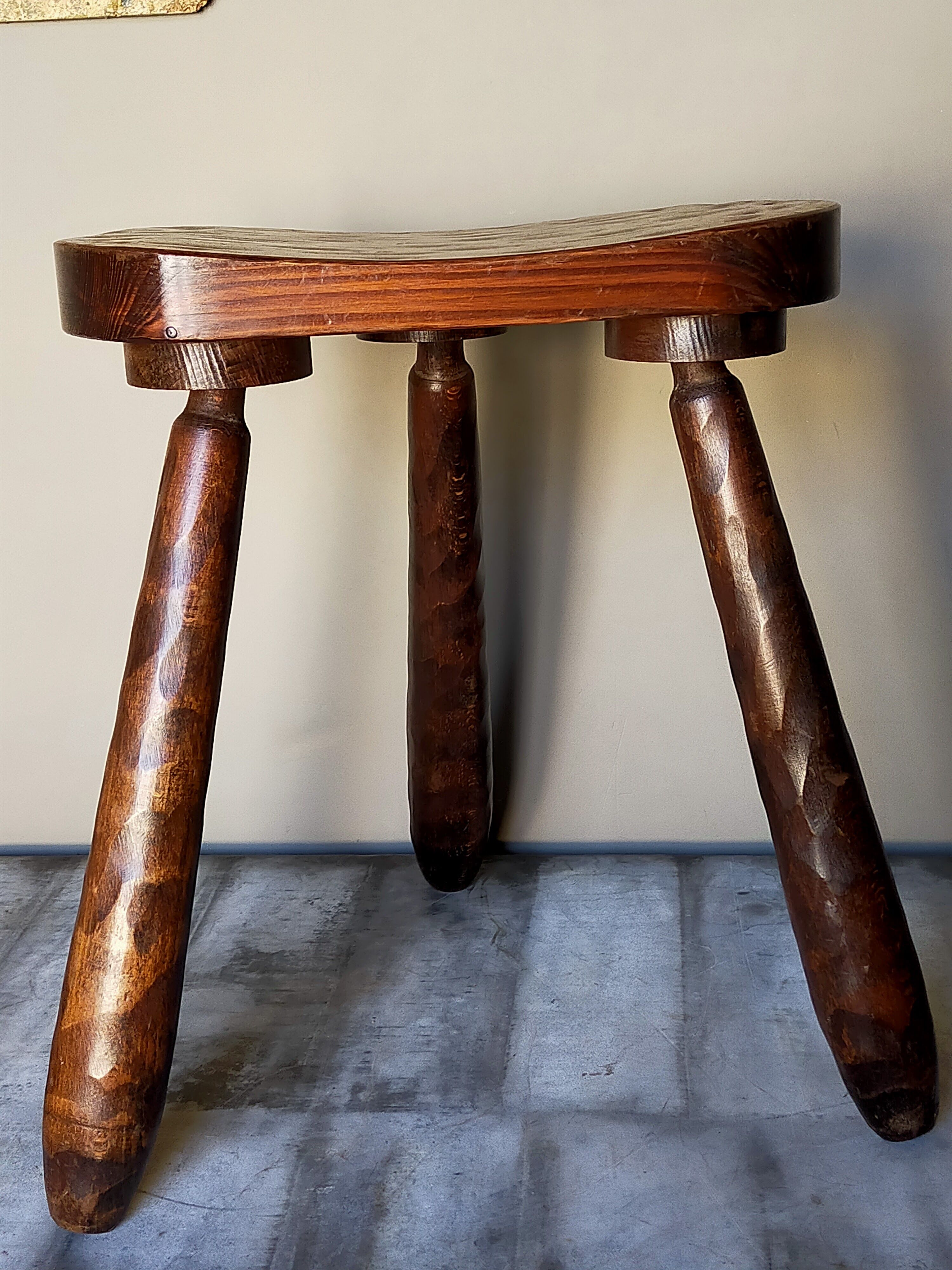 Vintage tripod stool form free feet solid wooden rockets