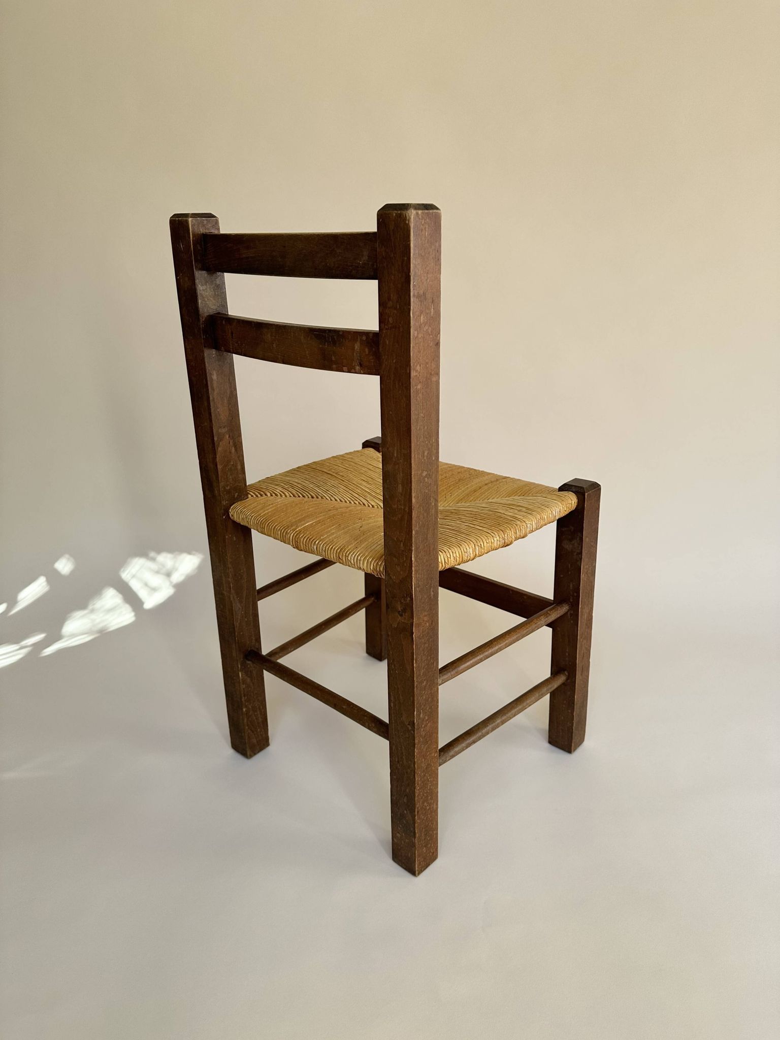 Set de quatre chaises paysannes paillées