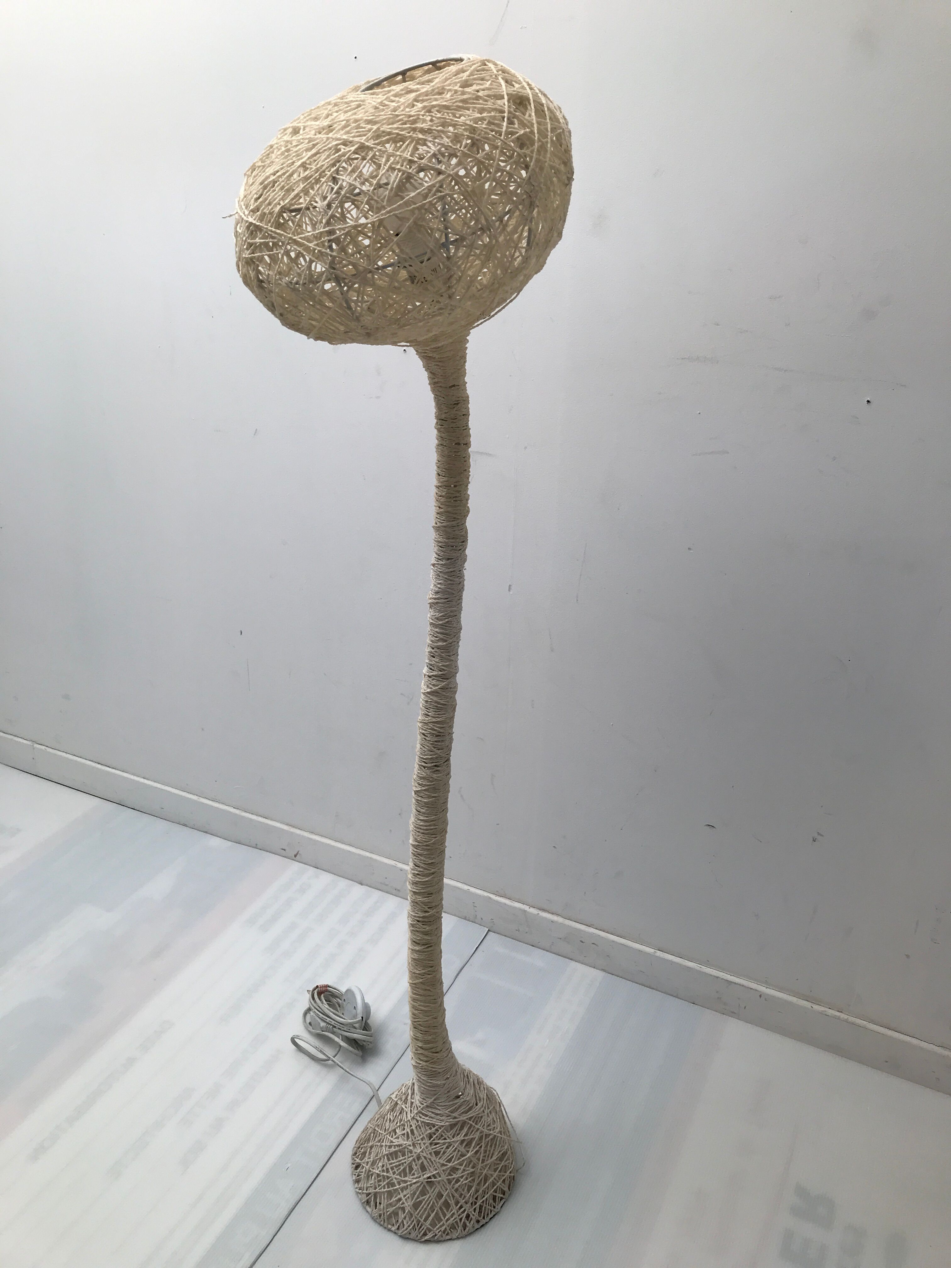 Braided twine lamppost